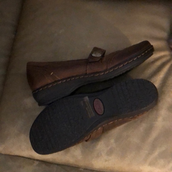 Womens Clarks 6.5 - Picture 2 of 2